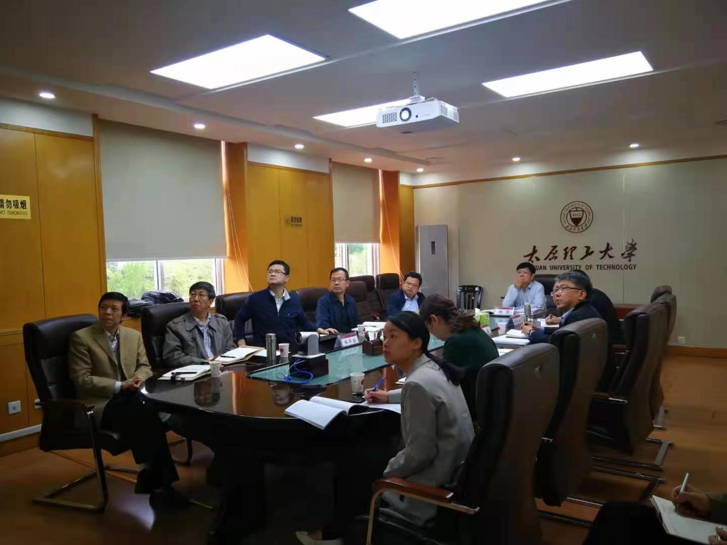 b4c5ffbeab9ab27788ea05c1cdd1153.jpg